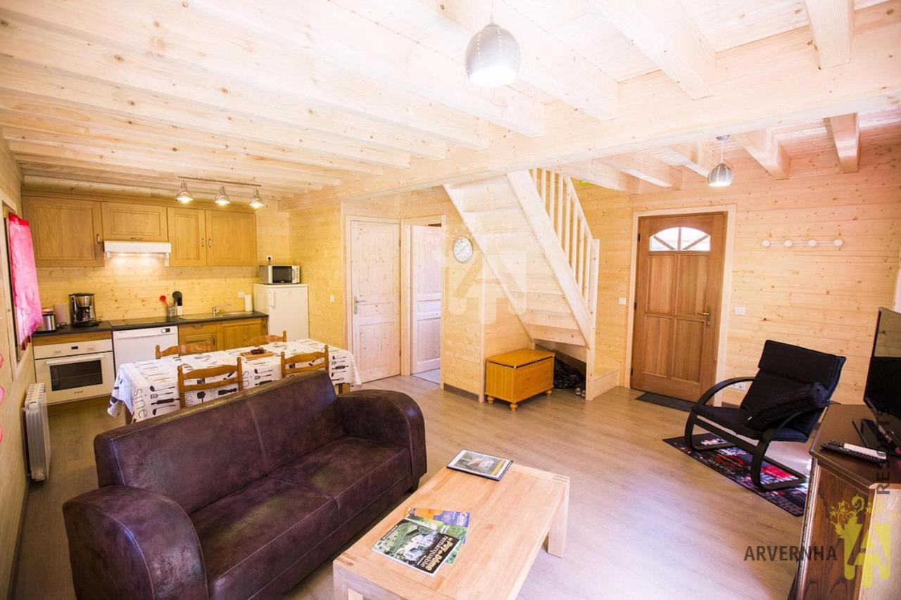 Chalet Des Noisettes Murol Exterior photo