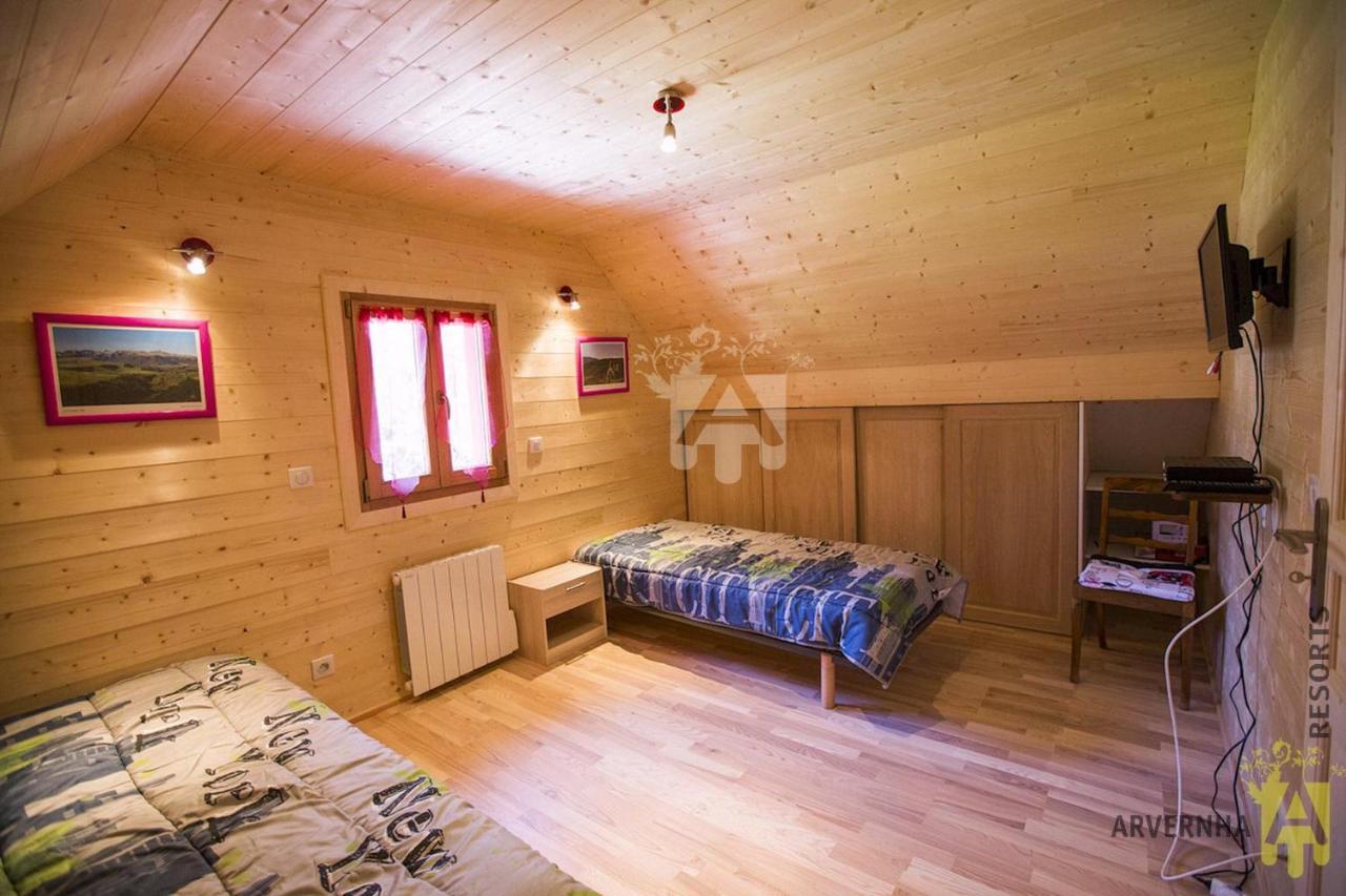 Chalet Des Noisettes Murol Exterior photo